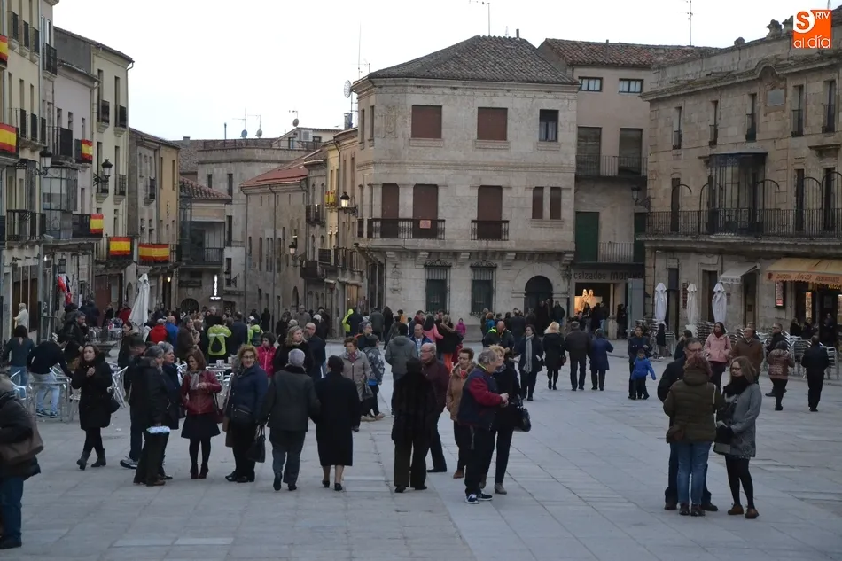 Foto 6 - Buen ambiente en las calles mirobrigenses pese a tener una temperatura 10 grados inferior  