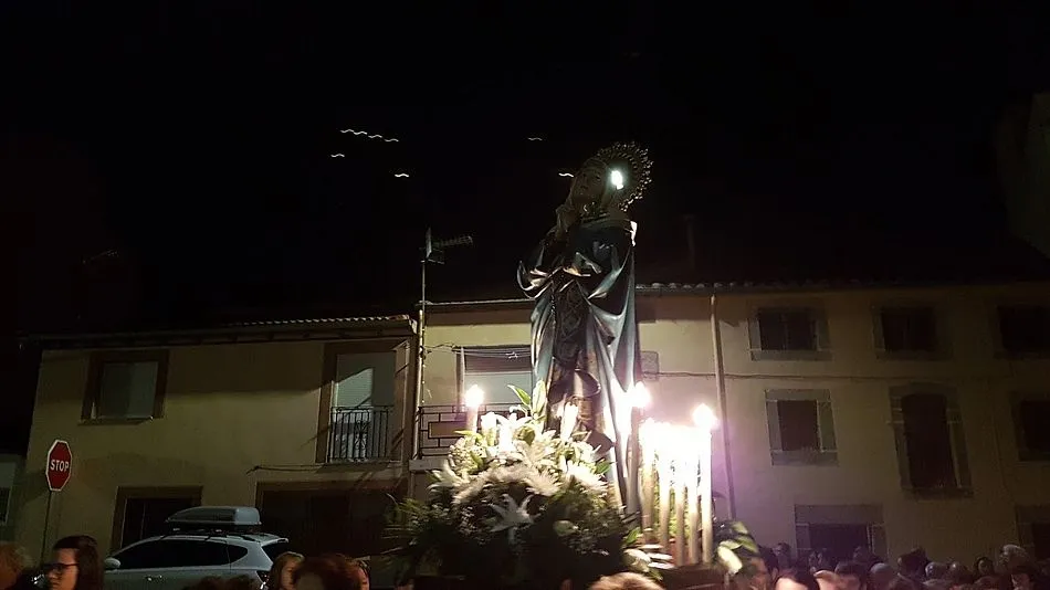 Foto 11 - La Procesi&oacute;n del Silencio se abre paso por las calles de Ledrada