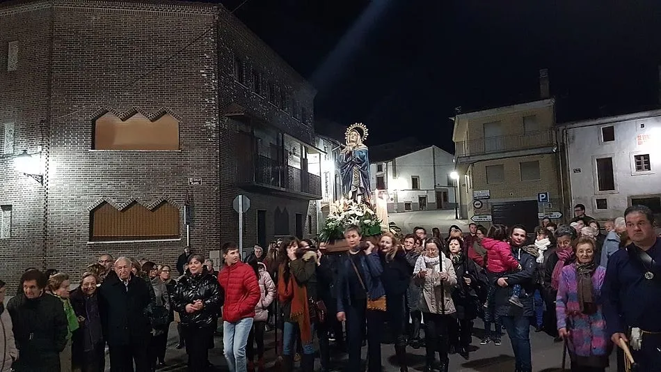 Foto 2 - La Procesi&oacute;n del Silencio se abre paso por las calles de Ledrada