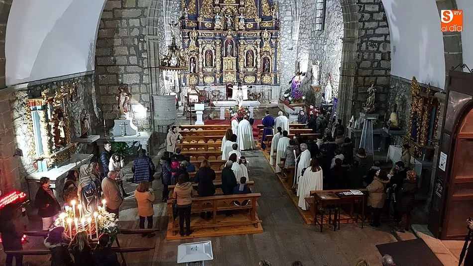 Foto 10 - El tiempo perdona al viacrucis ledradense