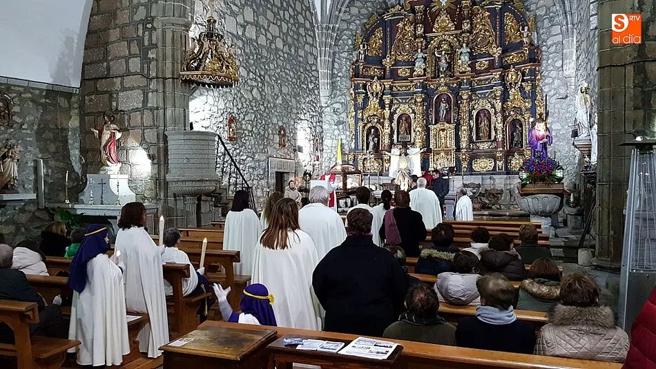 Foto 8 - El tiempo perdona al viacrucis ledradense