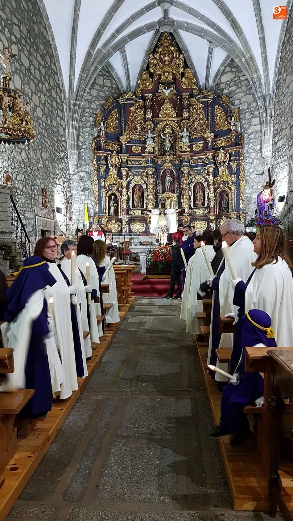 Foto 6 - El tiempo perdona al viacrucis ledradense