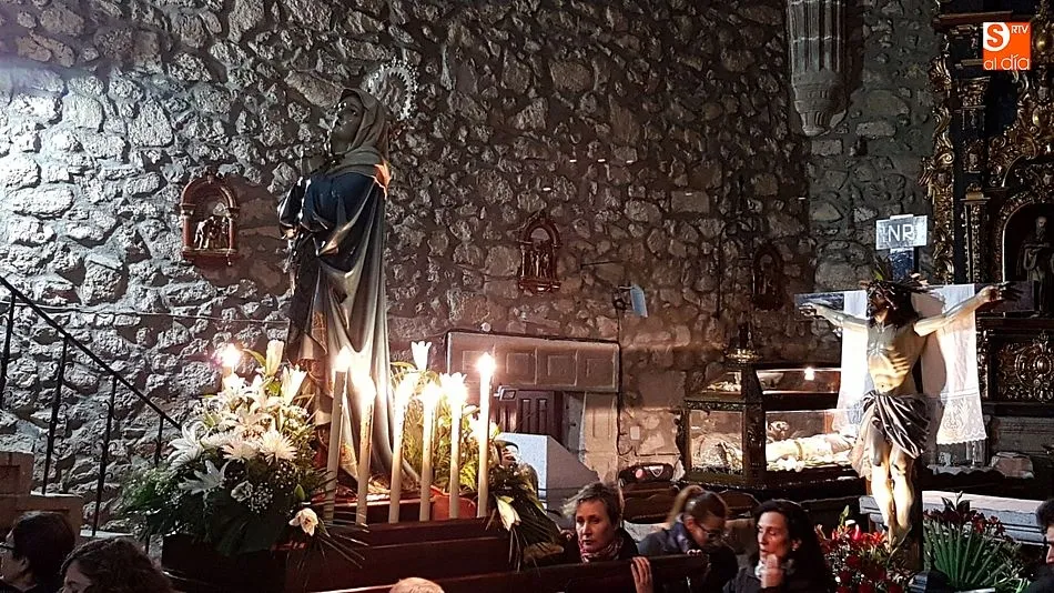 Foto 3 - El tiempo perdona al viacrucis ledradense