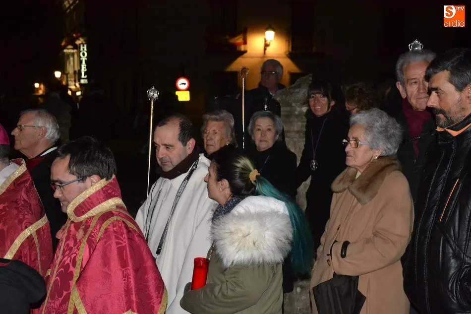 Foto 11 - El cielo se despeja para que La Soledad reine en la noche del Viernes Santo  