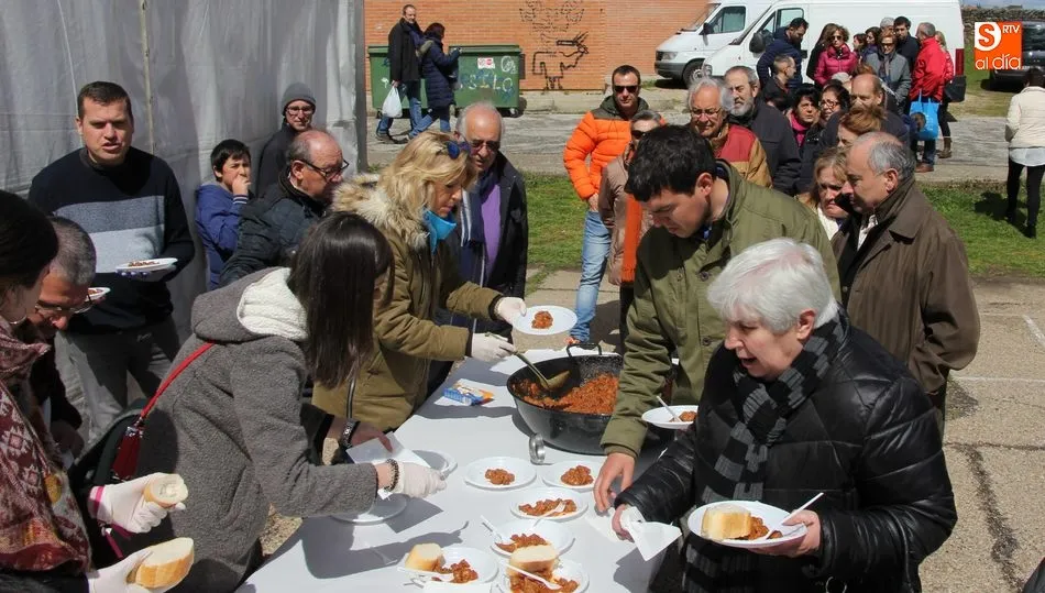 La degustación de carne de ternera ofrecida por Dehesa Grande fue uno de los actos destacados de la jornada / CORRAL Y SÁNCHEZ