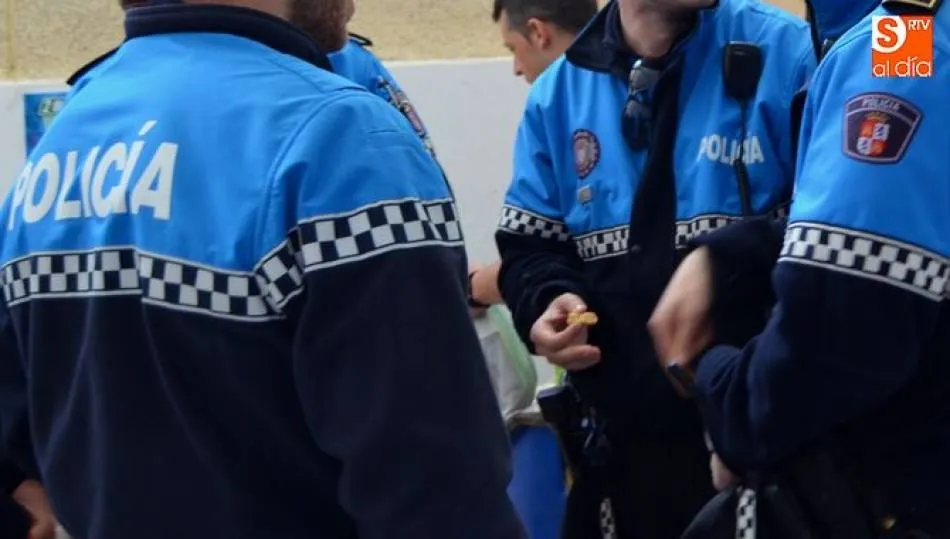 Foto 2 - Los polic&iacute;as locales retoman las movilizaciones para que el Gobierno apruebe la jubilaci&oacute;n...