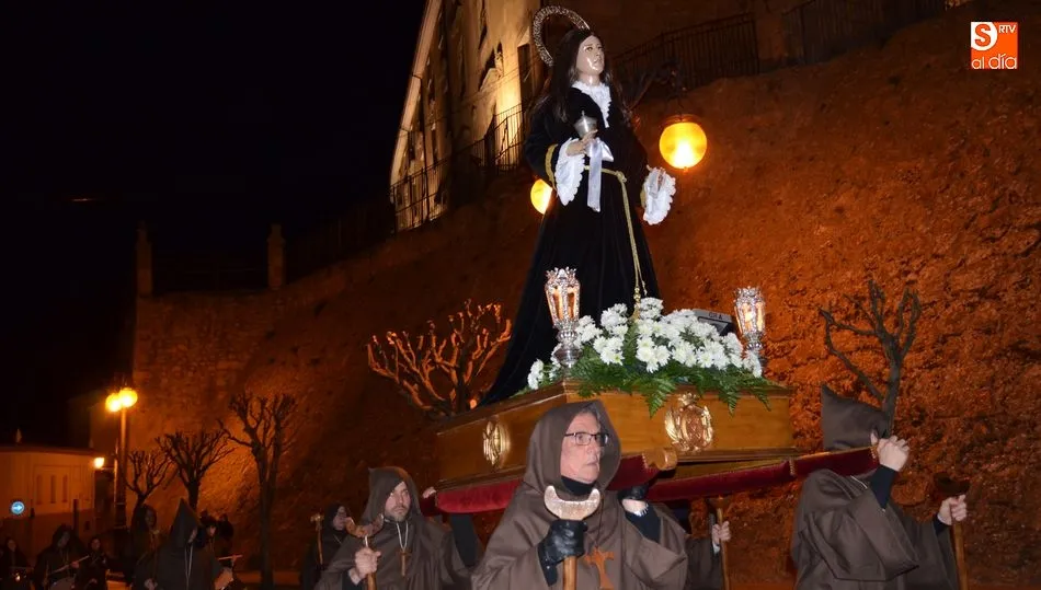 Procesión de María Magdalena camino del sepulcro