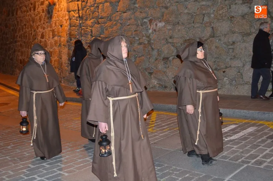 Foto 10 - La procesi&oacute;n de Mar&iacute;a Magdalena anuncia la buena nueva  