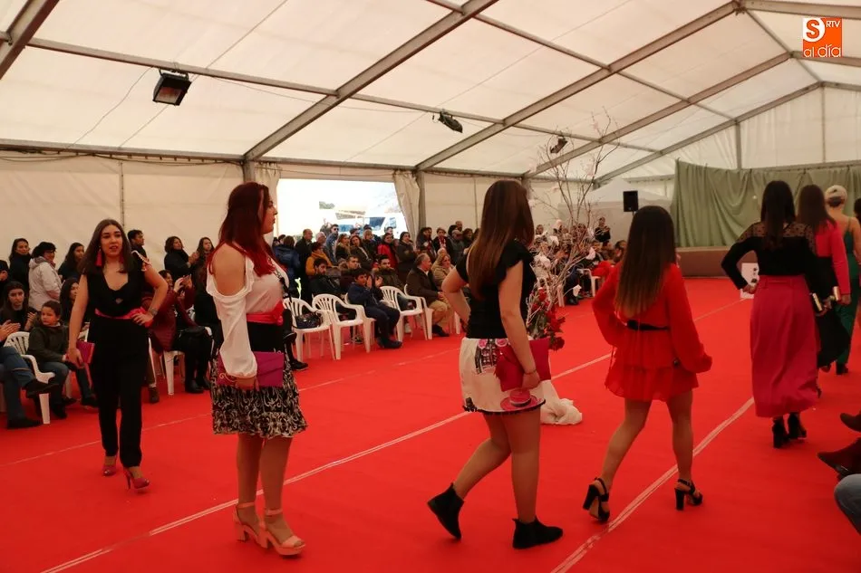 Foto 6 - Desfile de moda &lsquo;a lo Campero&rsquo; en la Feria Agroalimentaria de Vitigudino&nbsp;