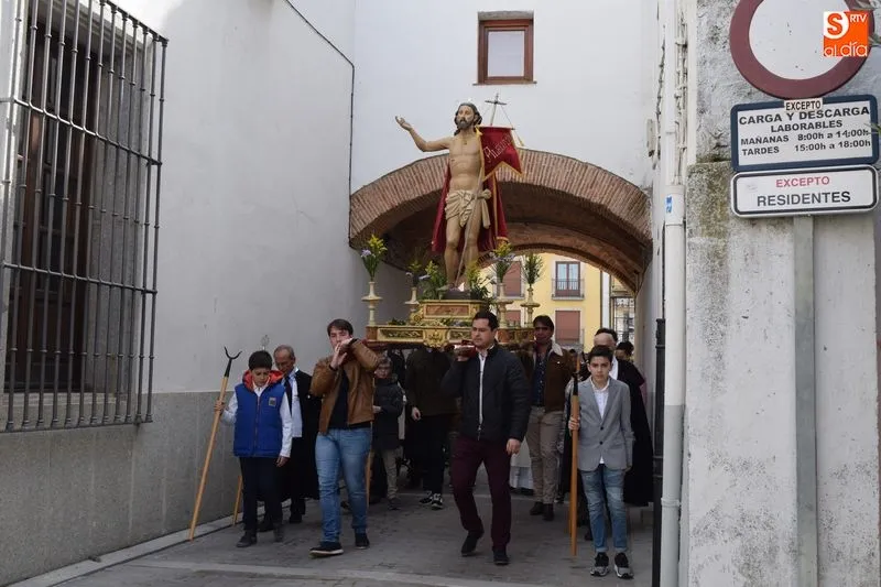 Foto 3 - El encuentro del Resucitado con Mar&iacute;a cierra la Semana Santa albense