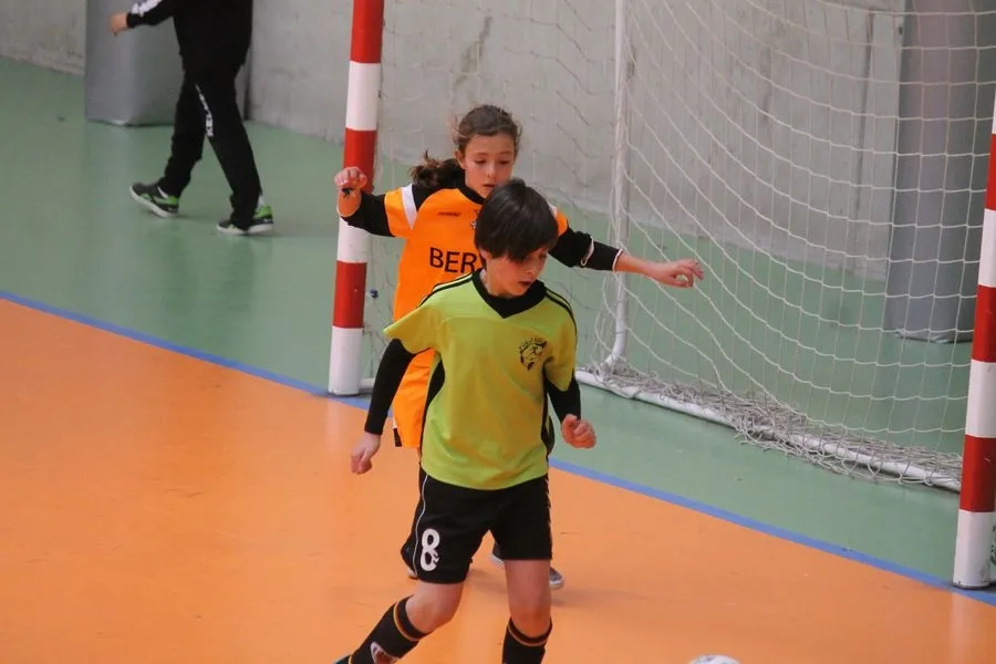 Foto 11 - Lo jugadores de f&uacute;tbol sala regresan a casa tras una jornada competitiva de tres d&iacute;as  