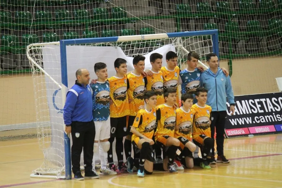 Foto 7 - Lo jugadores de f&uacute;tbol sala regresan a casa tras una jornada competitiva de tres d&iacute;as  