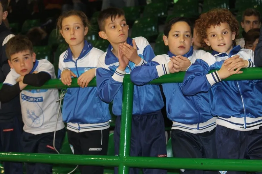 Foto 6 - Lo jugadores de f&uacute;tbol sala regresan a casa tras una jornada competitiva de tres d&iacute;as  