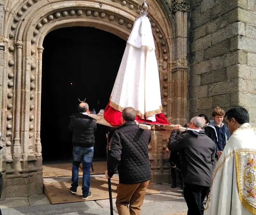 Foto 2 - El Encuentro despide con j&uacute;bilo la Semana Santa en Ledesma