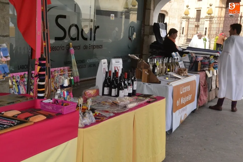 Foto 5 - Los artesanos concluyen su estancia callejera por Semana Santa  