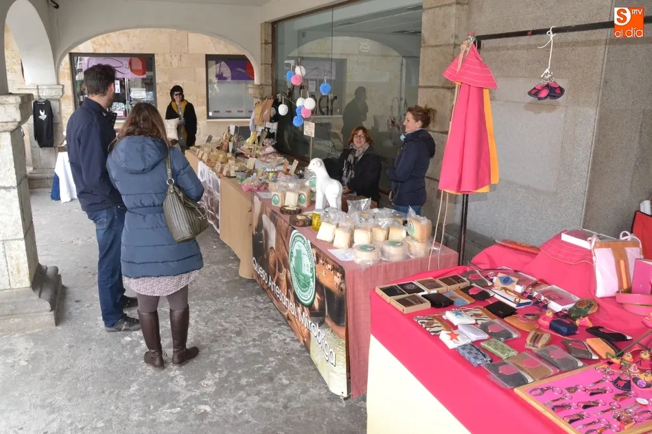 Los artesanos concluyen su estancia callejera por Semana Santa  