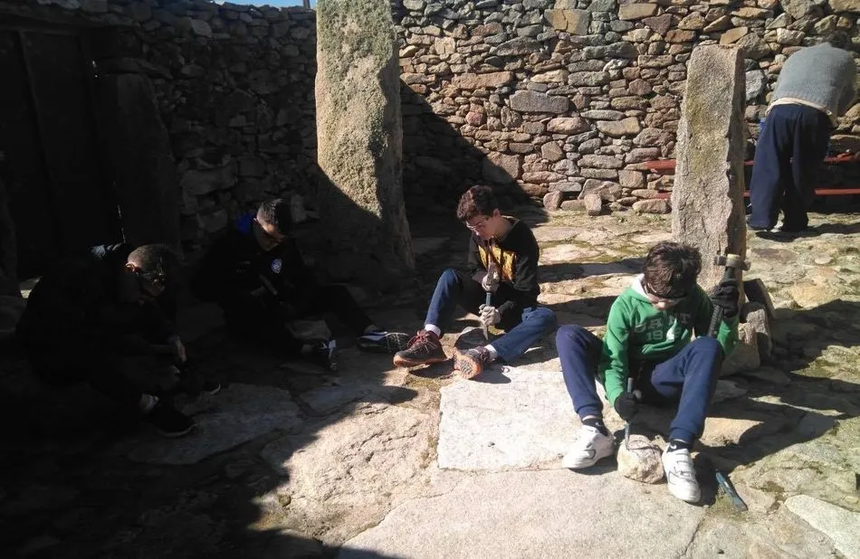 Foto 5 - Alumnos del IES Venancio Blanco visitan Gejo de los Reyes  