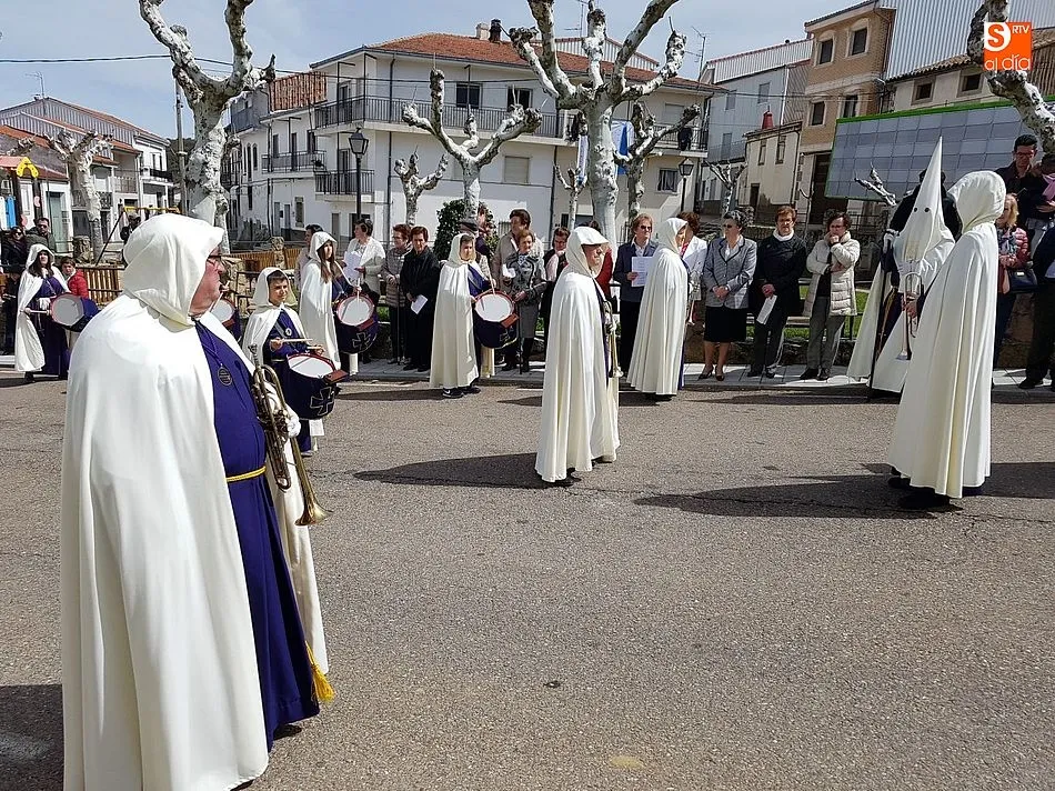 Foto 10 - La procesi&oacute;n del Encuentro marca el final de la Semana Santa en Ledrada
