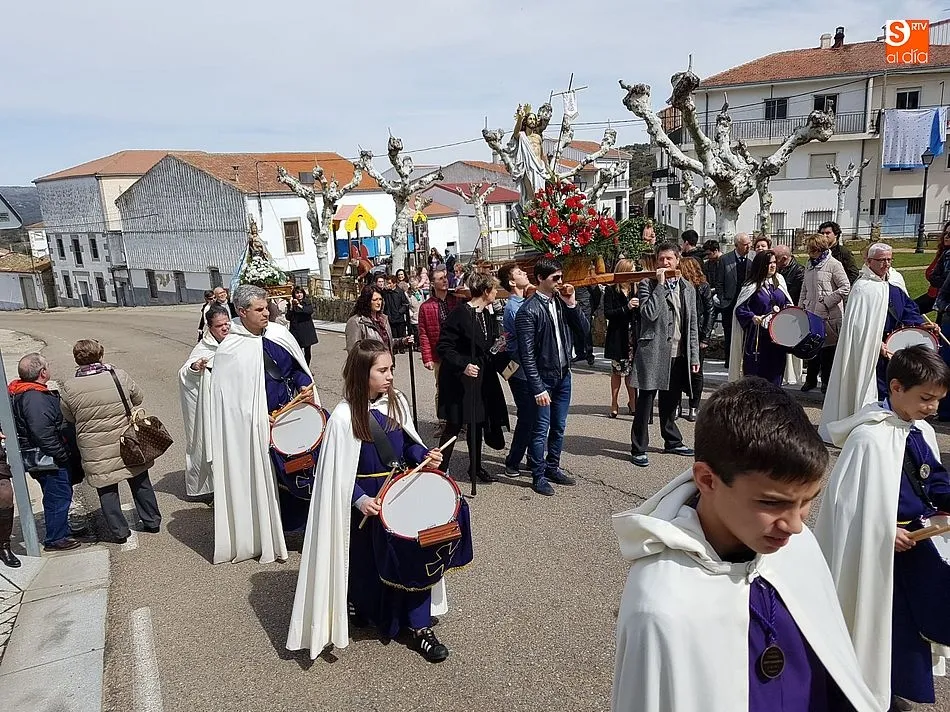 Foto 9 - La procesi&oacute;n del Encuentro marca el final de la Semana Santa en Ledrada
