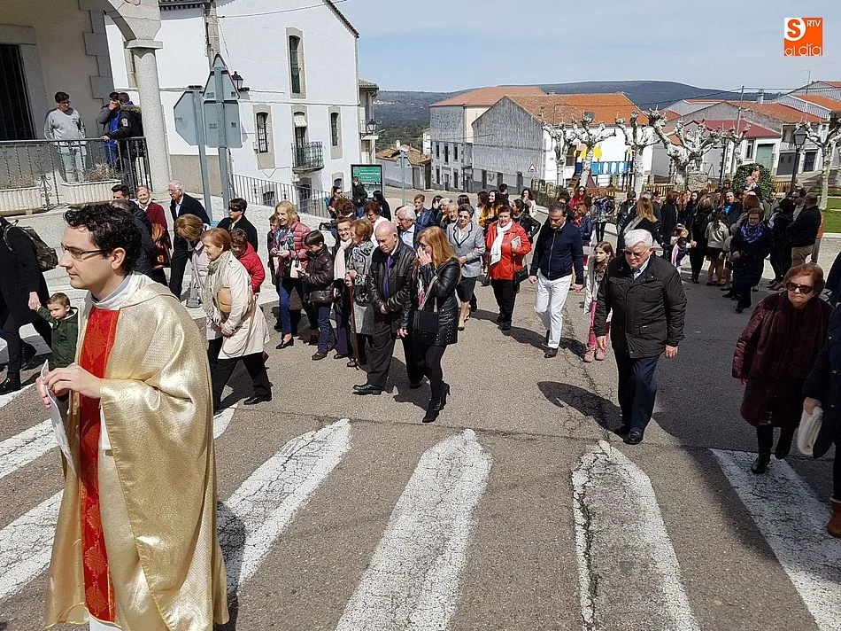 Foto 7 - La procesi&oacute;n del Encuentro marca el final de la Semana Santa en Ledrada