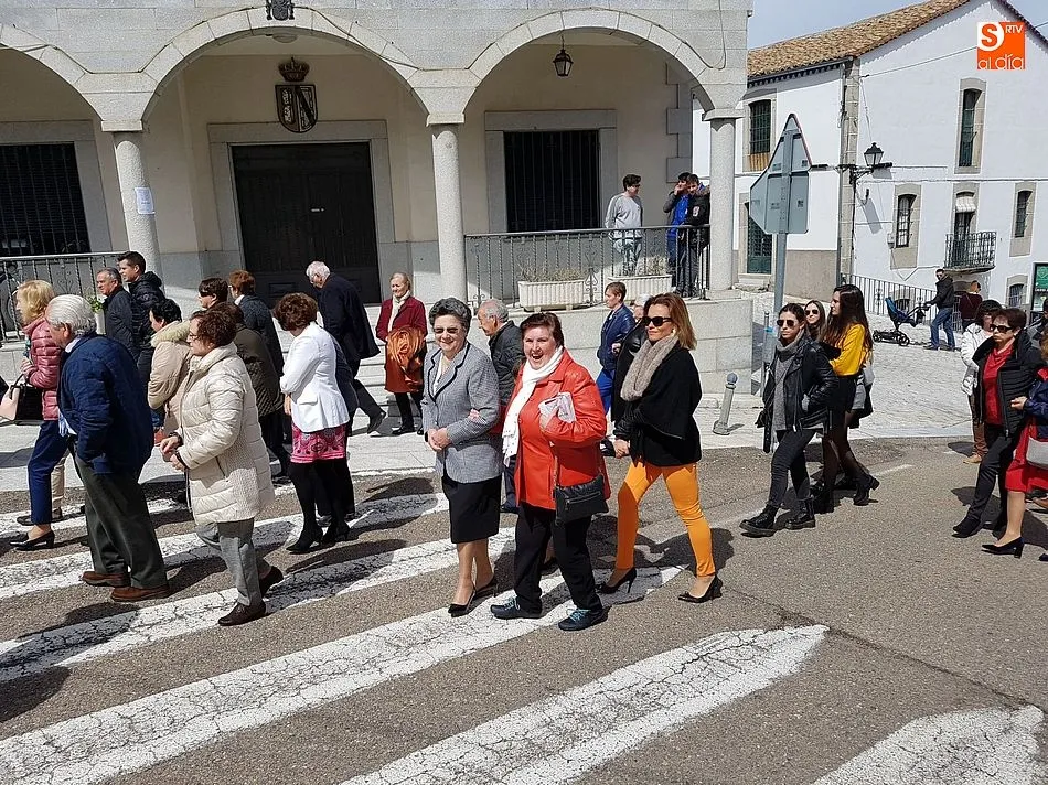 Foto 6 - La procesi&oacute;n del Encuentro marca el final de la Semana Santa en Ledrada