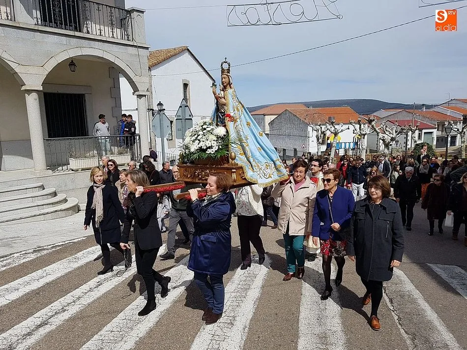 Foto 3 - La procesi&oacute;n del Encuentro marca el final de la Semana Santa en Ledrada