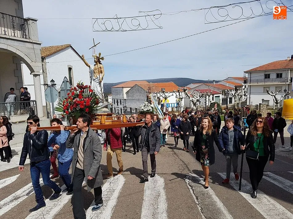 Foto 2 - La procesi&oacute;n del Encuentro marca el final de la Semana Santa en Ledrada