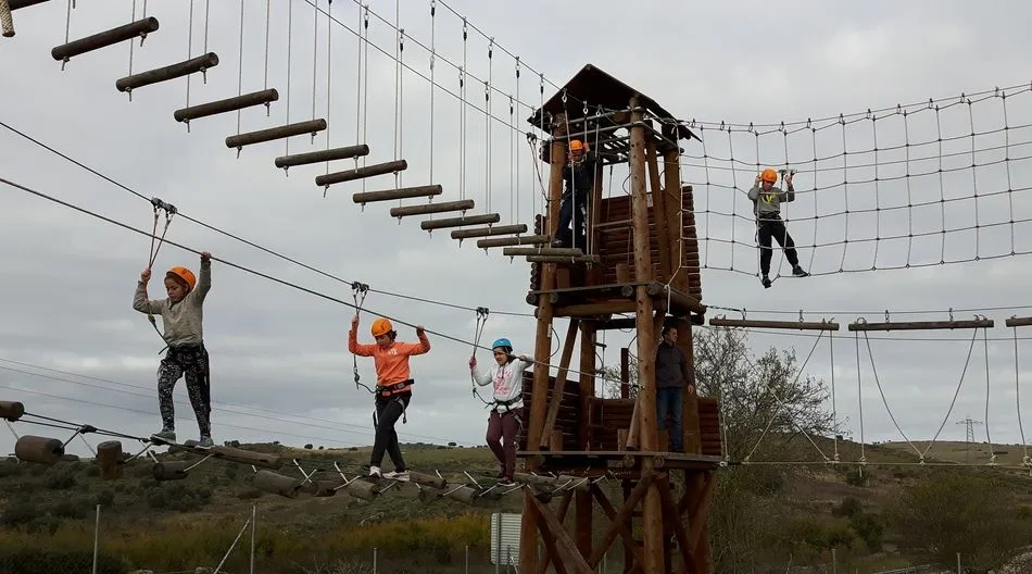 Los escolares podrán realizar descensos de ríos, escaladas o parques de cuerdas