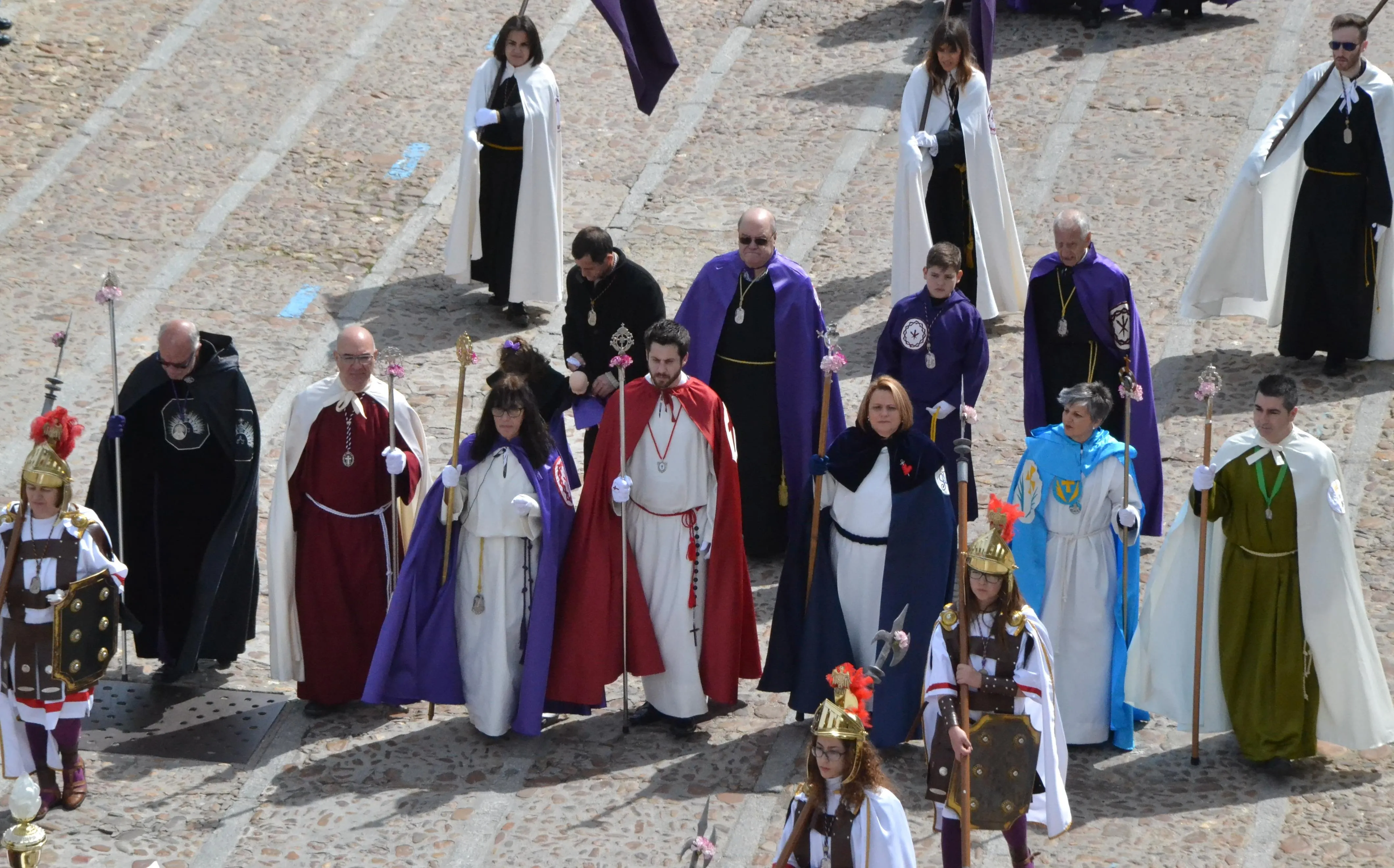 La Semana Santa ‘cierra un ciclo’ recuperando la plena unidad en una edición sin Carrera y...