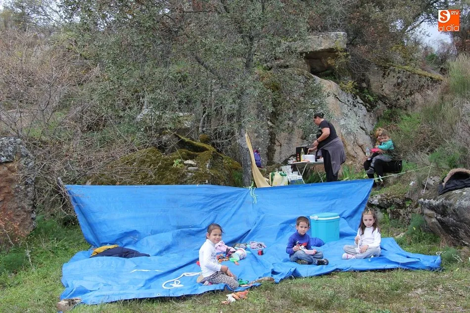 Foto 3 - La ermita del Teso se llena para honrar a San Crist&oacute;bal  