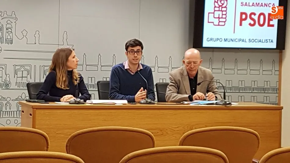 Foto 2 - El PSOE pide una partida municipal para limpiar el Tormes y mejorar la zona del arroyo del Zurgu&eacute;n