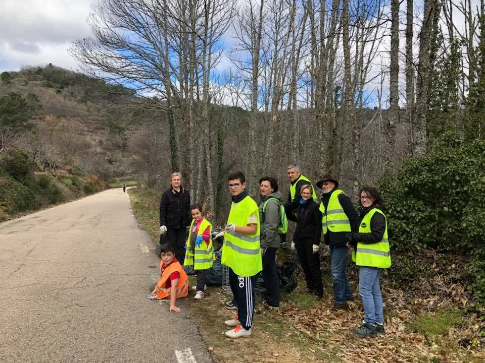 Foto 10 - Segunda jornada de recogida de basura en Mogarraz