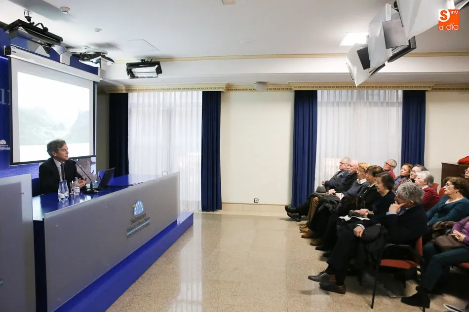 Foto 4 - El Jefe de Conservaci&oacute;n del Prado ofrece lecciones de pintura del siglo XIX  