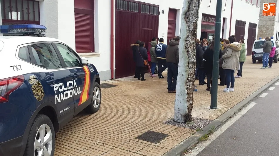 Foto 7 - Indignaci&oacute;n generalizada por las carencias en la prestaci&oacute;n del servicio de expedici&oacute;n del DNI  