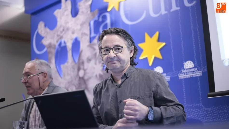 Ángel Mateos en la conferencia sobre el ‘Museo de Hormigón’ / Foto: Alejandro López