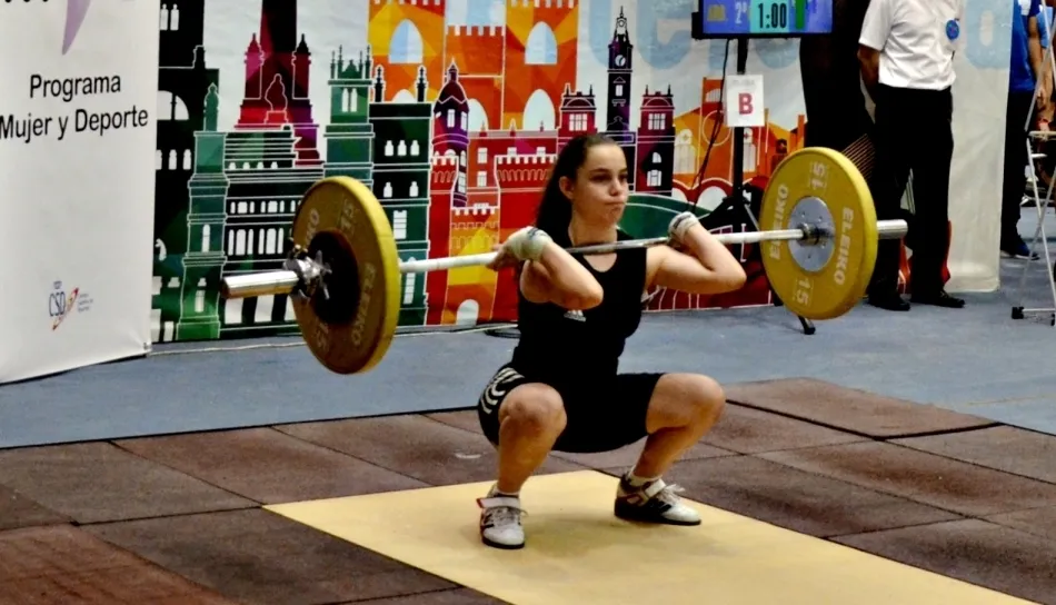 Iria Tardáguila, levantadora juvenil salmantina