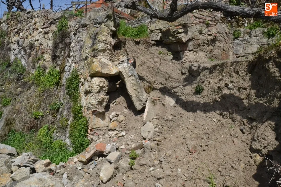 Foto 4 - Registrado un desprendimiento de piedras en la Cuesta de las Higueras  