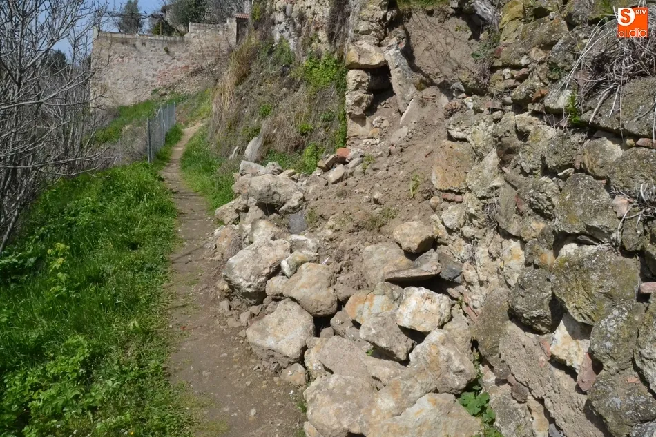 Foto 5 - Registrado un desprendimiento de piedras en la Cuesta de las Higueras  