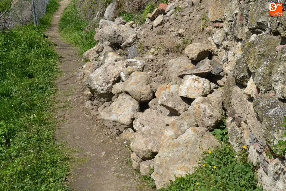 Foto 7 - Registrado un desprendimiento de piedras en la Cuesta de las Higueras  
