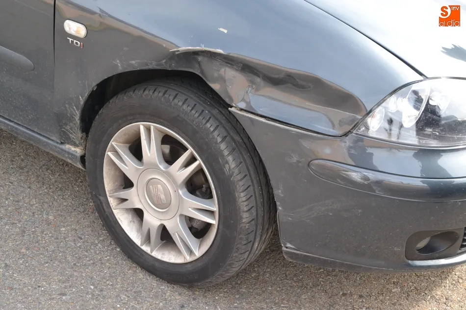 Foto 2 - Una mujer de 77 a&ntilde;os resulta herida al volcar en la Avenida de Sefarad el veh&iacute;culo que conduc&iacute;a  