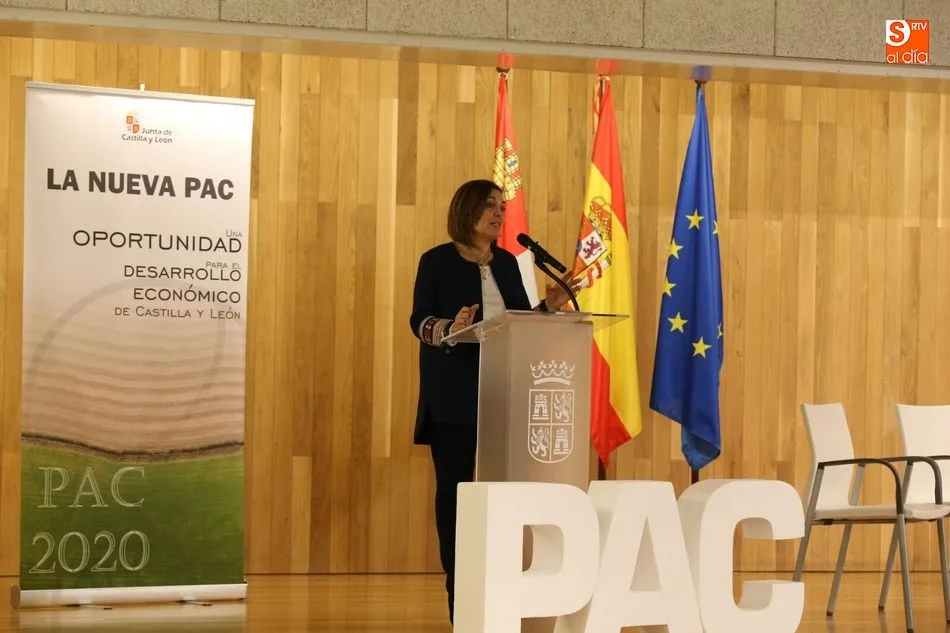 Intervención de la consejera de Agricultura en la mesa redonda sobre la PAC. Fotos: Alberto Martín