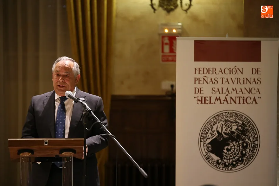 Foto 11 - Un nuevo n&uacute;mero de la revista Helm&aacute;ntica acompa&ntilde;a en el Casino de Salamanca al documental sobre...