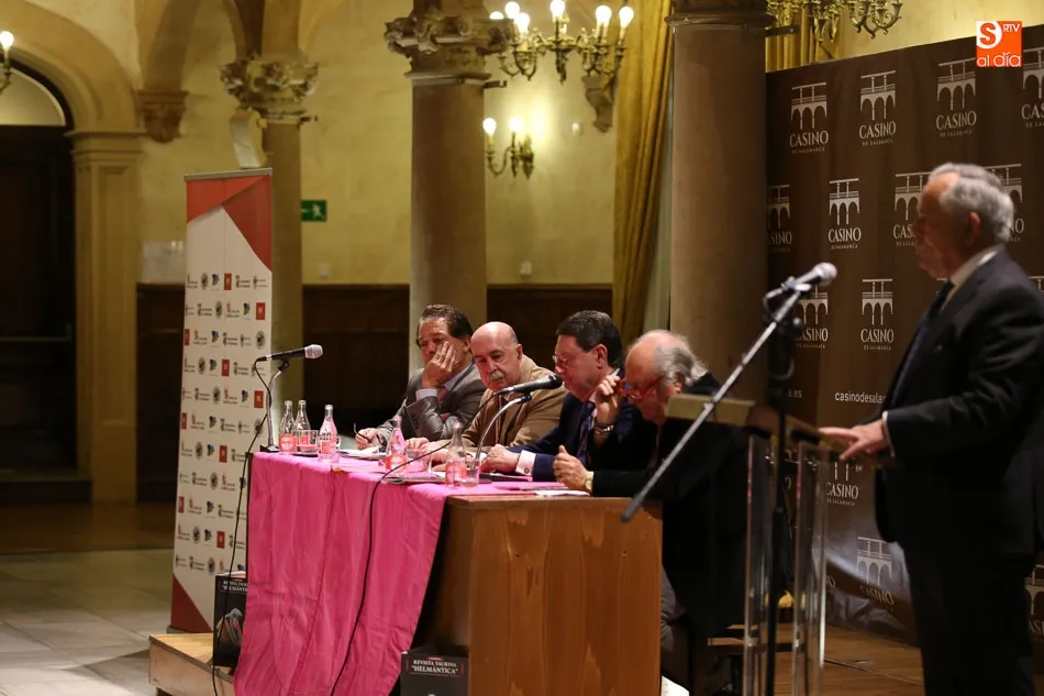 Foto 10 - Un nuevo n&uacute;mero de la revista Helm&aacute;ntica acompa&ntilde;a en el Casino de Salamanca al documental sobre...