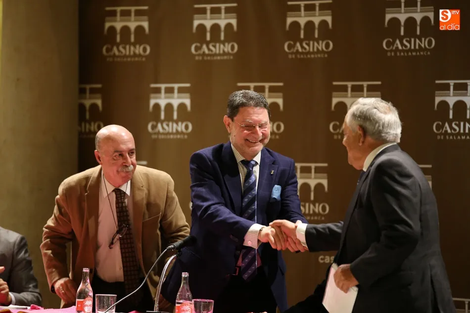 Foto 9 - Un nuevo n&uacute;mero de la revista Helm&aacute;ntica acompa&ntilde;a en el Casino de Salamanca al documental sobre...