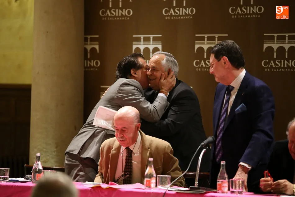 Foto 6 - Un nuevo n&uacute;mero de la revista Helm&aacute;ntica acompa&ntilde;a en el Casino de Salamanca al documental sobre...