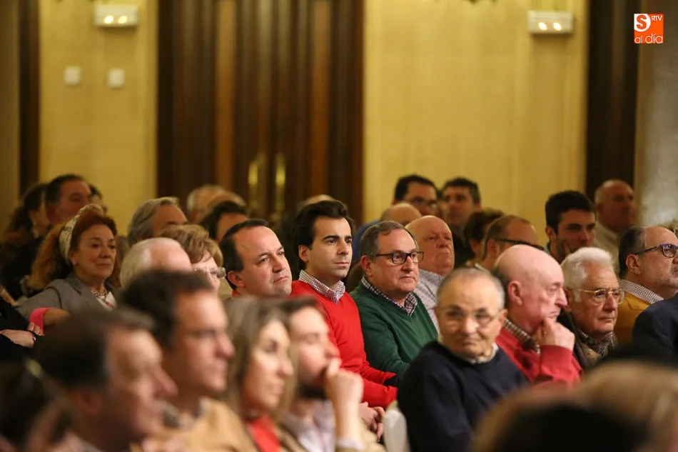 Foto 2 - Un nuevo n&uacute;mero de la revista Helm&aacute;ntica acompa&ntilde;a en el Casino de Salamanca al documental sobre...