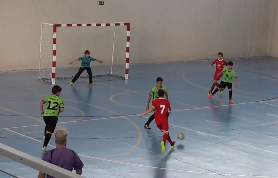 Foto 2 - Una selecci&oacute;n de alevines del III Columnas se mete invicta en las semis del II Torneo de...