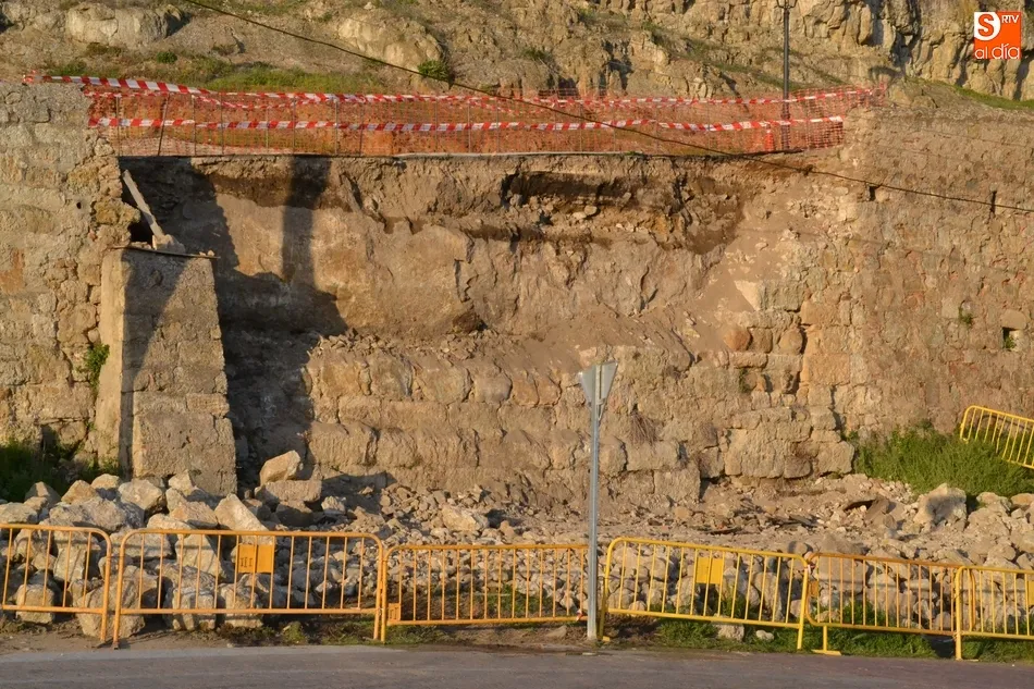 Foto 7 - En marcha el arreglo del muro de contenci&oacute;n de la Cuesta de Santiago  