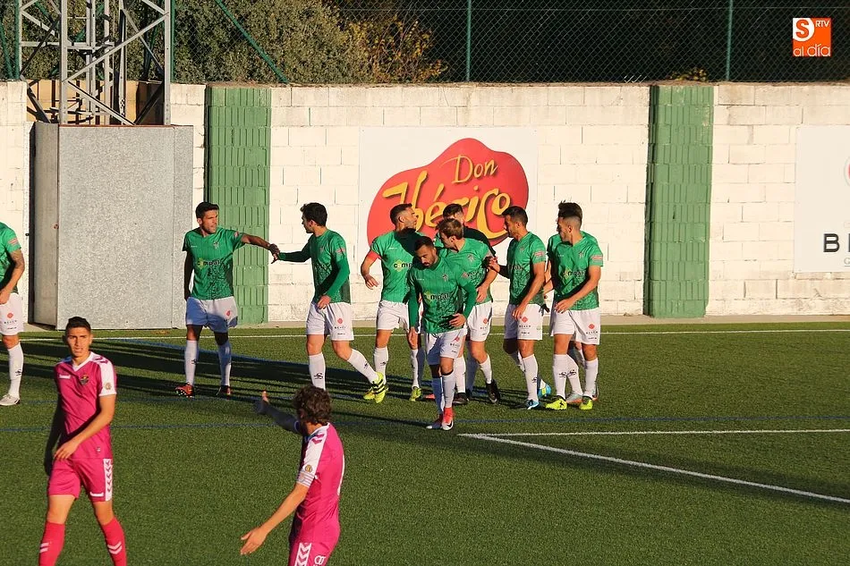Los jugadores del Guijuelo ya ganaron al Real Valladolid B en la primera vuelta por 2-1