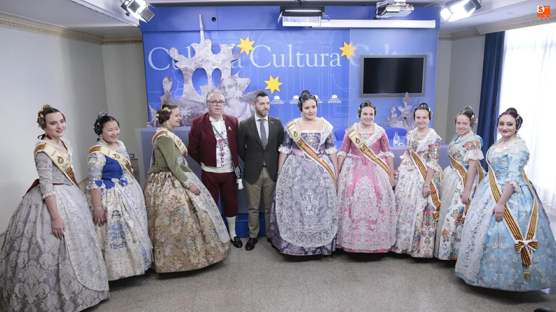 Presentación de las actividades de la Asociación Cultural Fallers Pel Món en el Teatro Liceo